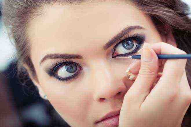 Follow 5 best ways to apply kajal