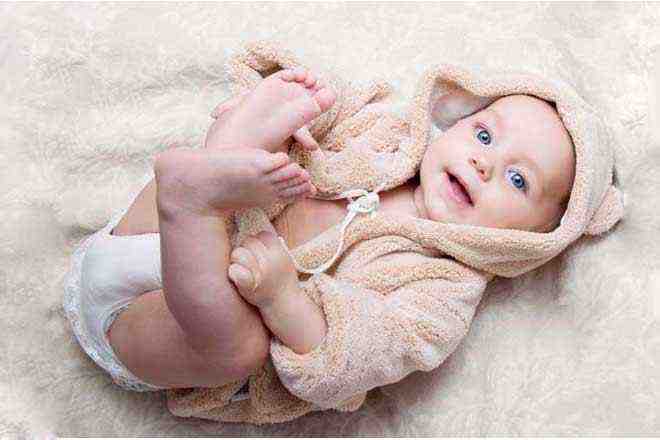 Thand Mein Shishuon Ki Tvacha Ki Dekhabhaal,Newborn baby winter skin care tips
