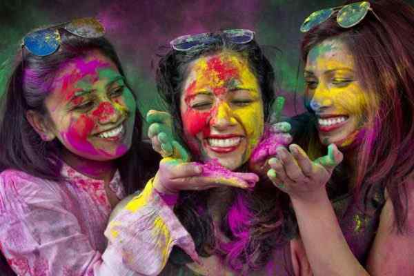 holi-Skin-care-tips