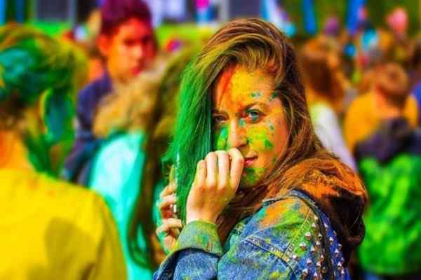 how to remove holi colour from skin in hindi