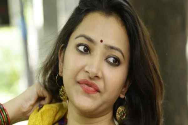 Biography of Shweta Basu Prasad