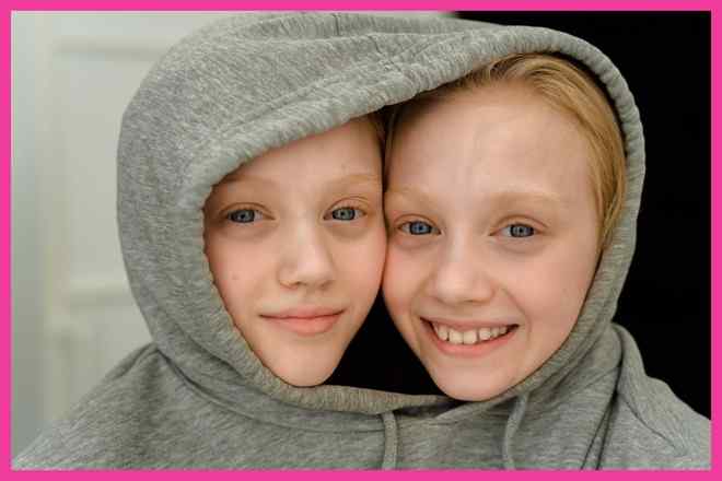 ट्विन्स गर्ल नेम्स इन हिंदी, Twins Girl Names In Hindi, ट्विन गर्ल नेम्स इंडियन, Twin Girl Names Indian, मॉडर्न इंडियन ट्विन बेबी गर्ल नेम्स, Modern Indian Twin Baby Girl Names, ट्विन बेबी गर्ल्स नेम्स, Twin Baby Girls Names